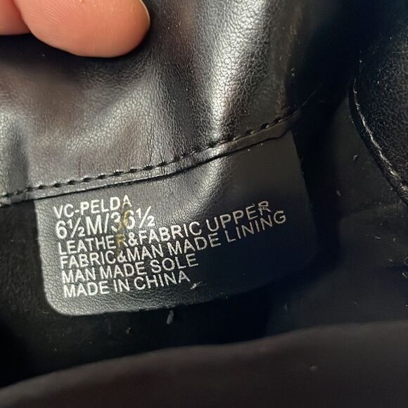 VINCE Camuto Pallien Studded Trim Stacked Heel Black sz 6.5 - Picture 6 of 9